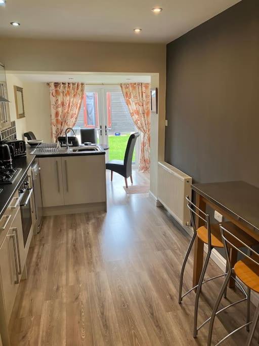 Ogilvie Lodge Llandudno Junction Eksteriør billede