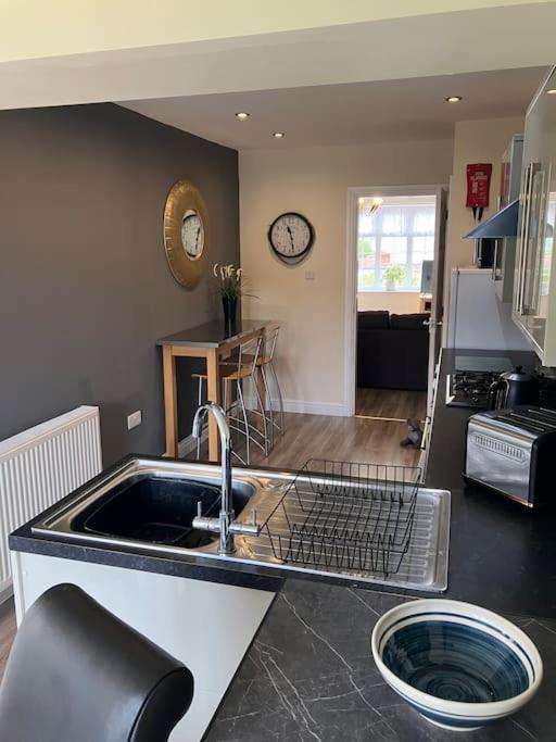 Ogilvie Lodge Llandudno Junction Eksteriør billede