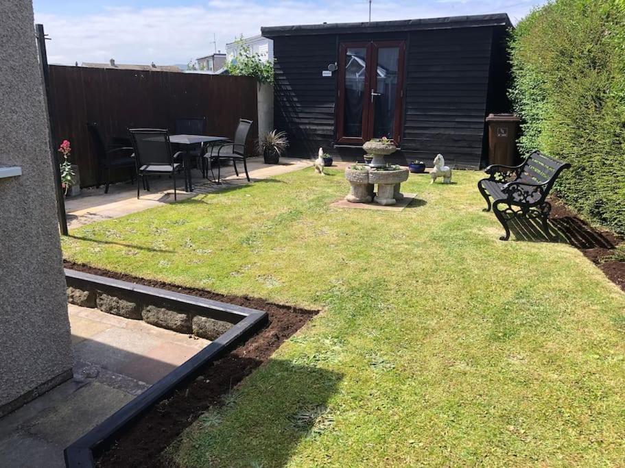 Ogilvie Lodge Llandudno Junction Eksteriør billede
